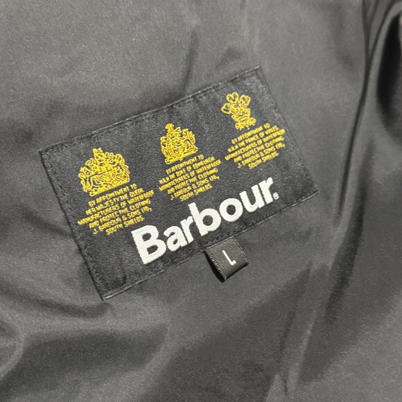 Barbour Quilted Jacket - blends outdoor functionality with a refined look. - Picture 8 of 10